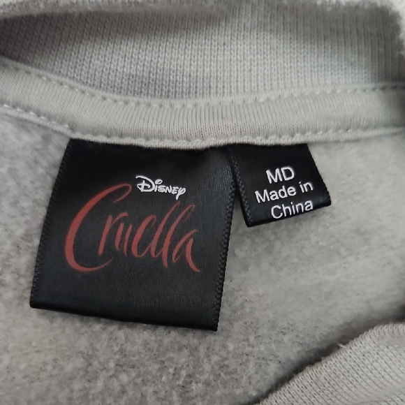Disney Cruella de Vil Cropped Sweatshirt Gray Tie Dye Graphic Pullover Size M - Picture 4 of 5